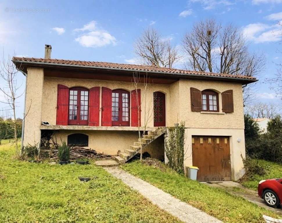 Maison à BEYCHAC-ET-CAILLAU