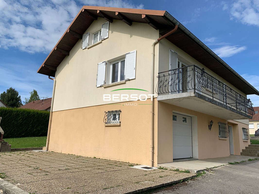 Maison à VALDAHON