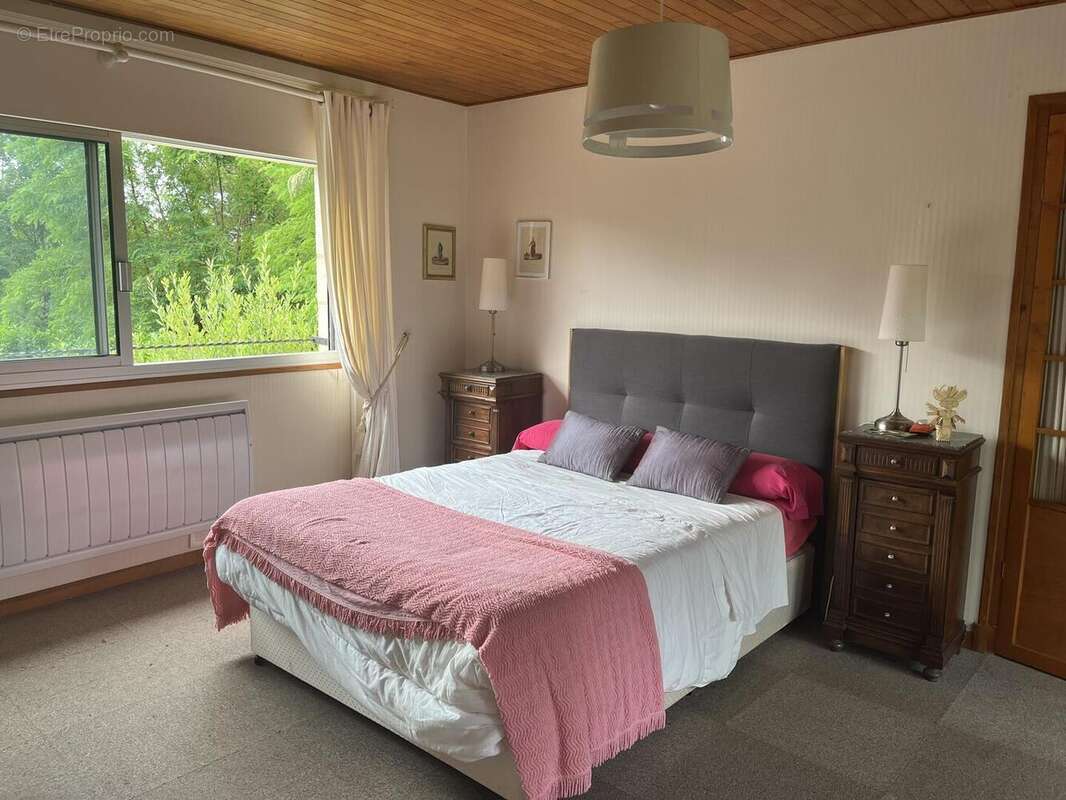 Chambre 2 - Maison à VILLENEUVE