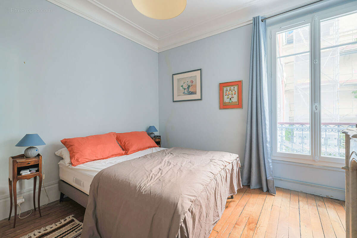 Appartement à PARIS-17E