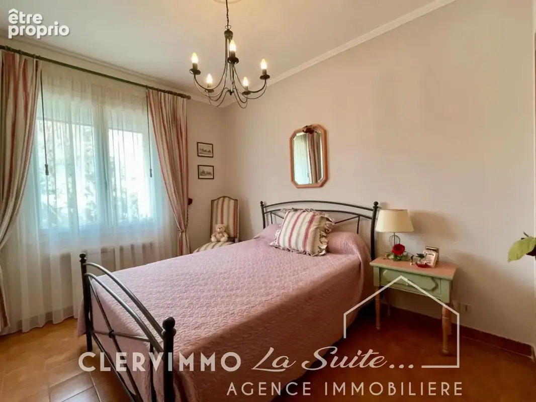 Maison 5 pièces  168 m2 avec terrain - photo 9
