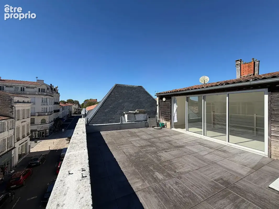 Appartement hyper centre avec terrasse ! - photo 2