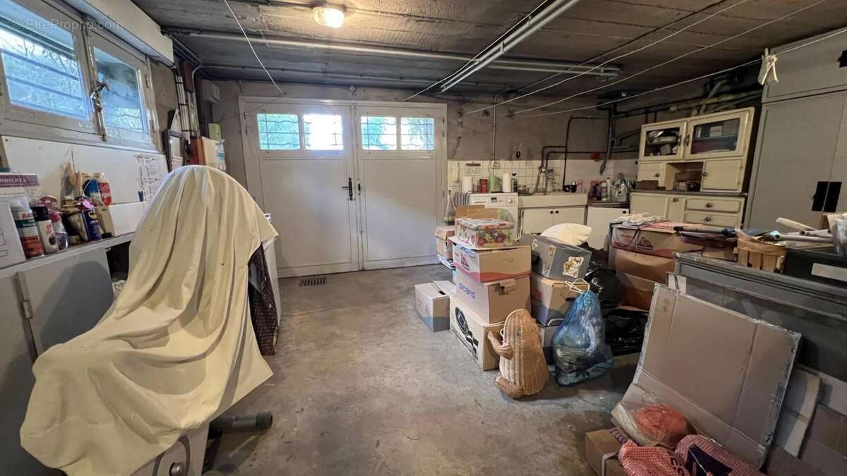 Maison à LES CLAYES-SOUS-BOIS