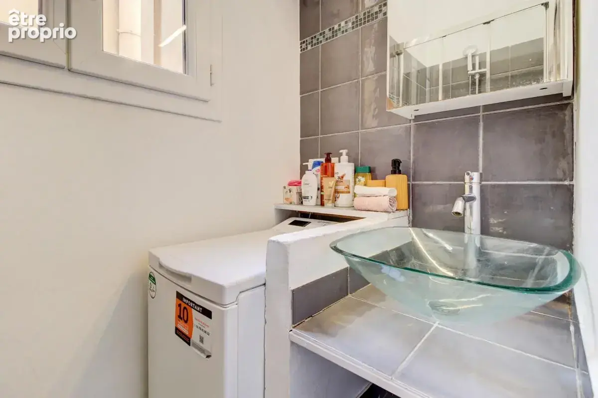 Nice centre-ville – 2 pièces de 31,79 m² avec balcon, hauteur sous plafond et vue sur les toits - photo 11