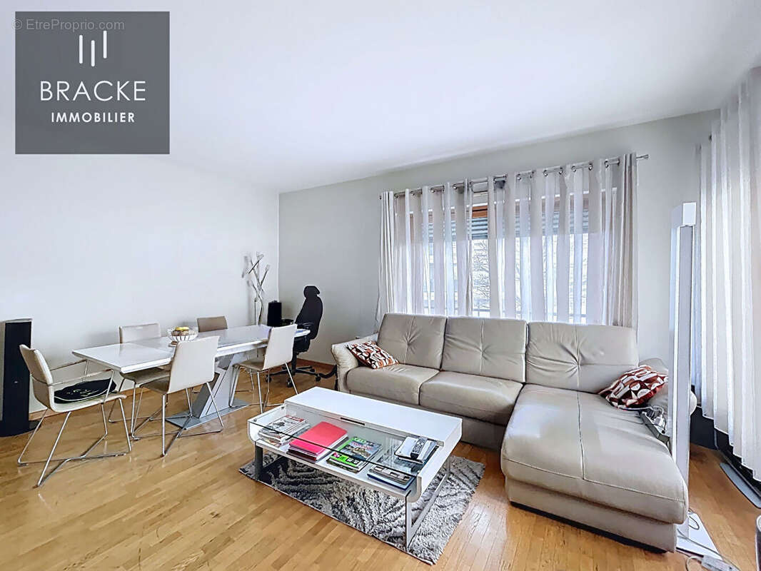 Appartement à COURBEVOIE