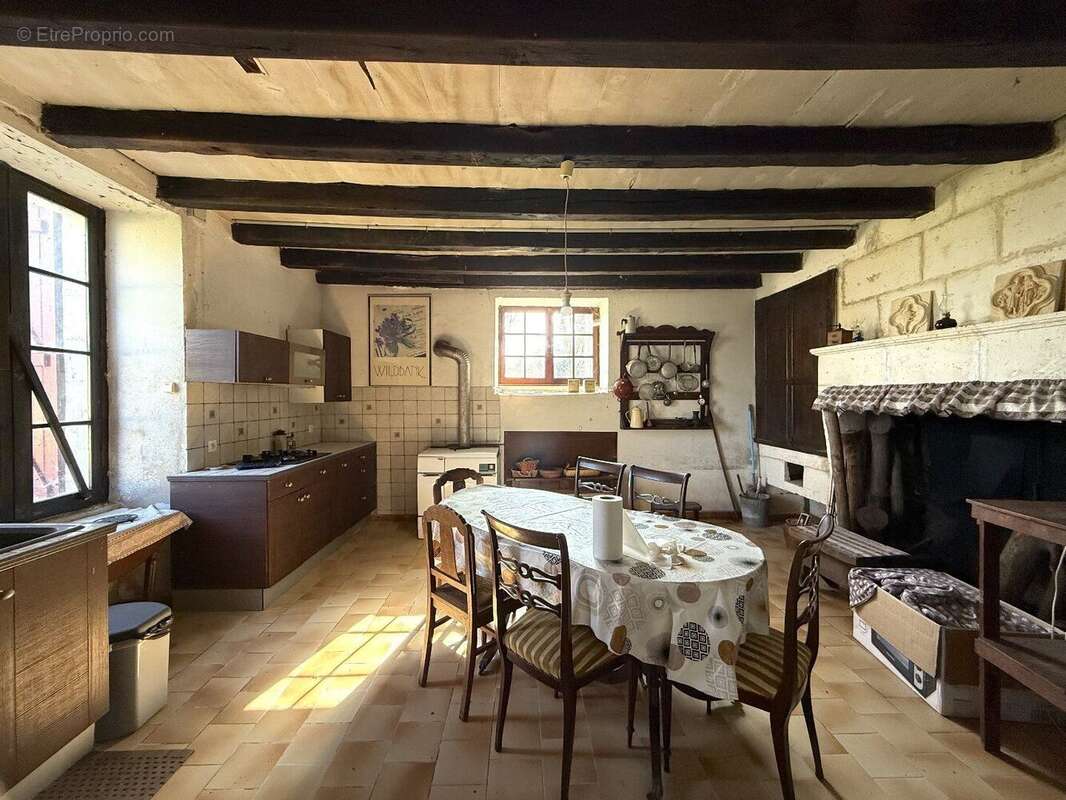 Maison à LA CHAPELLE-GRESIGNAC
