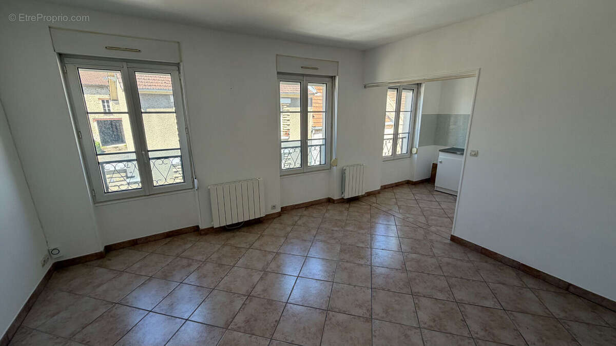 Appartement à MEZIERES-SUR-SEINE