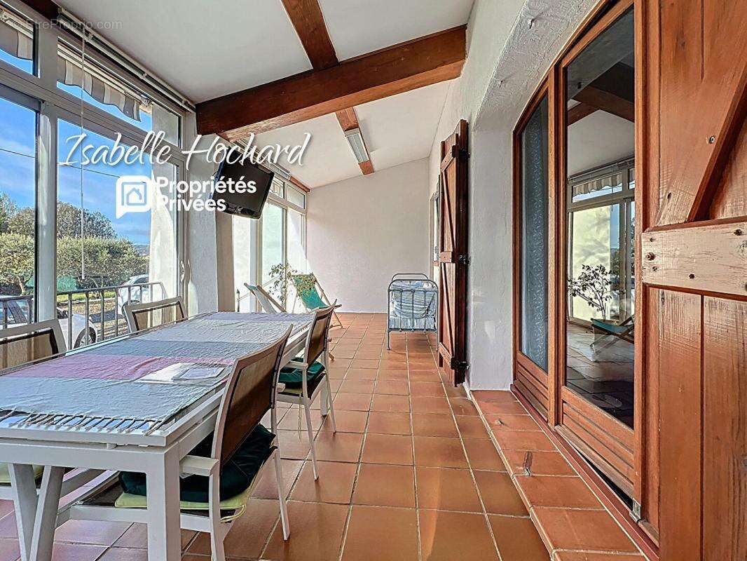 Maison Saint Maximin La Sainte Baume 5 pièce(s) 123 m² - photo 5