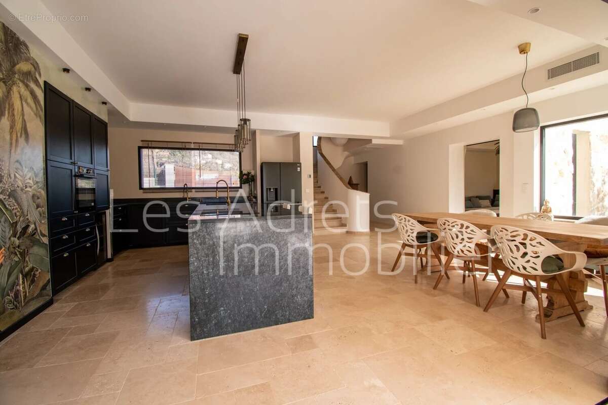 Maison à LES ADRETS-DE-L&#039;ESTEREL