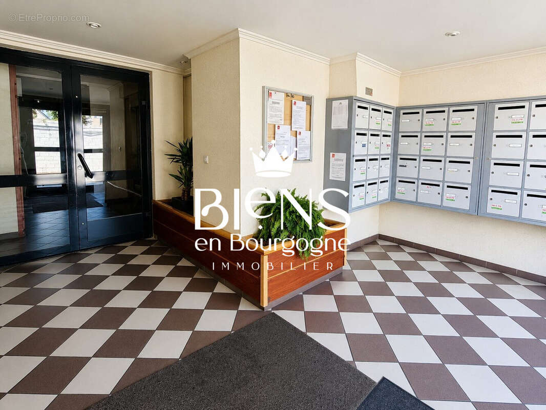 HALL D'ENTREE