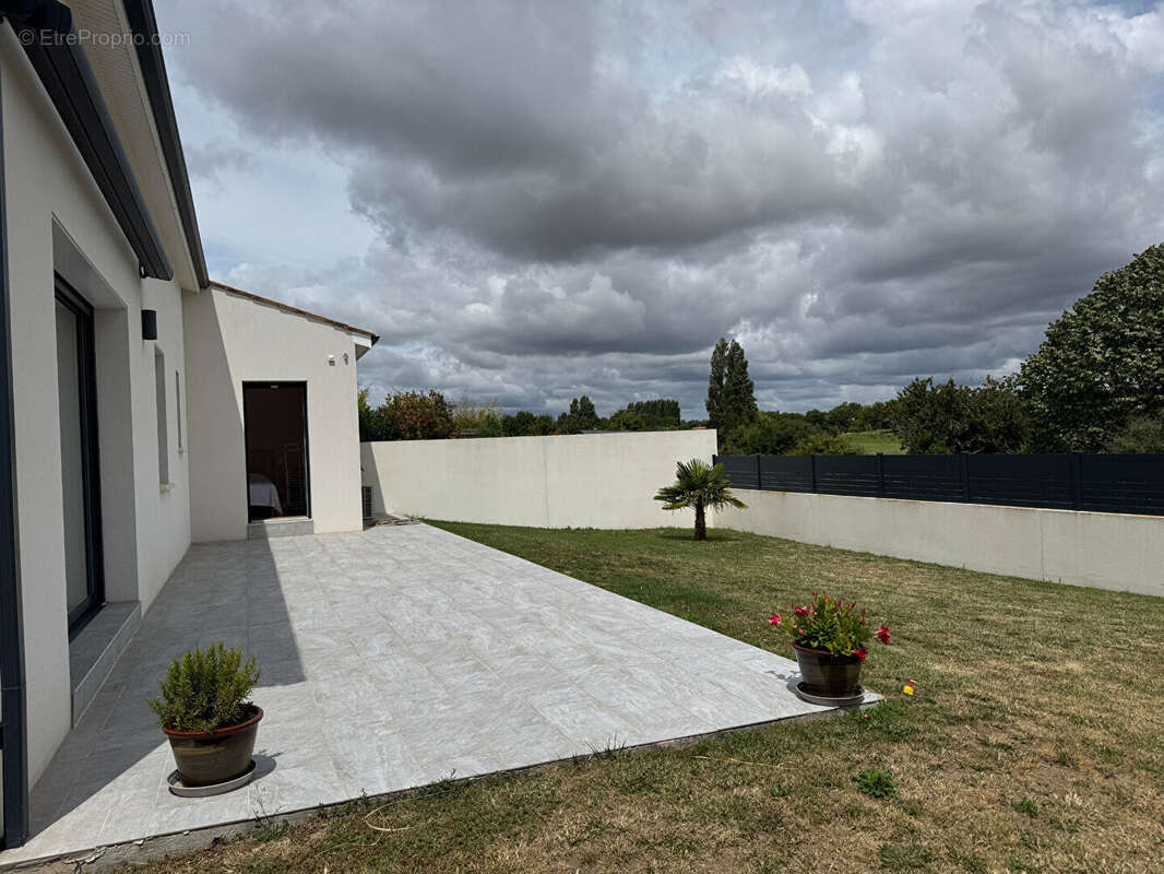 Maison à VAUX-SUR-MER
