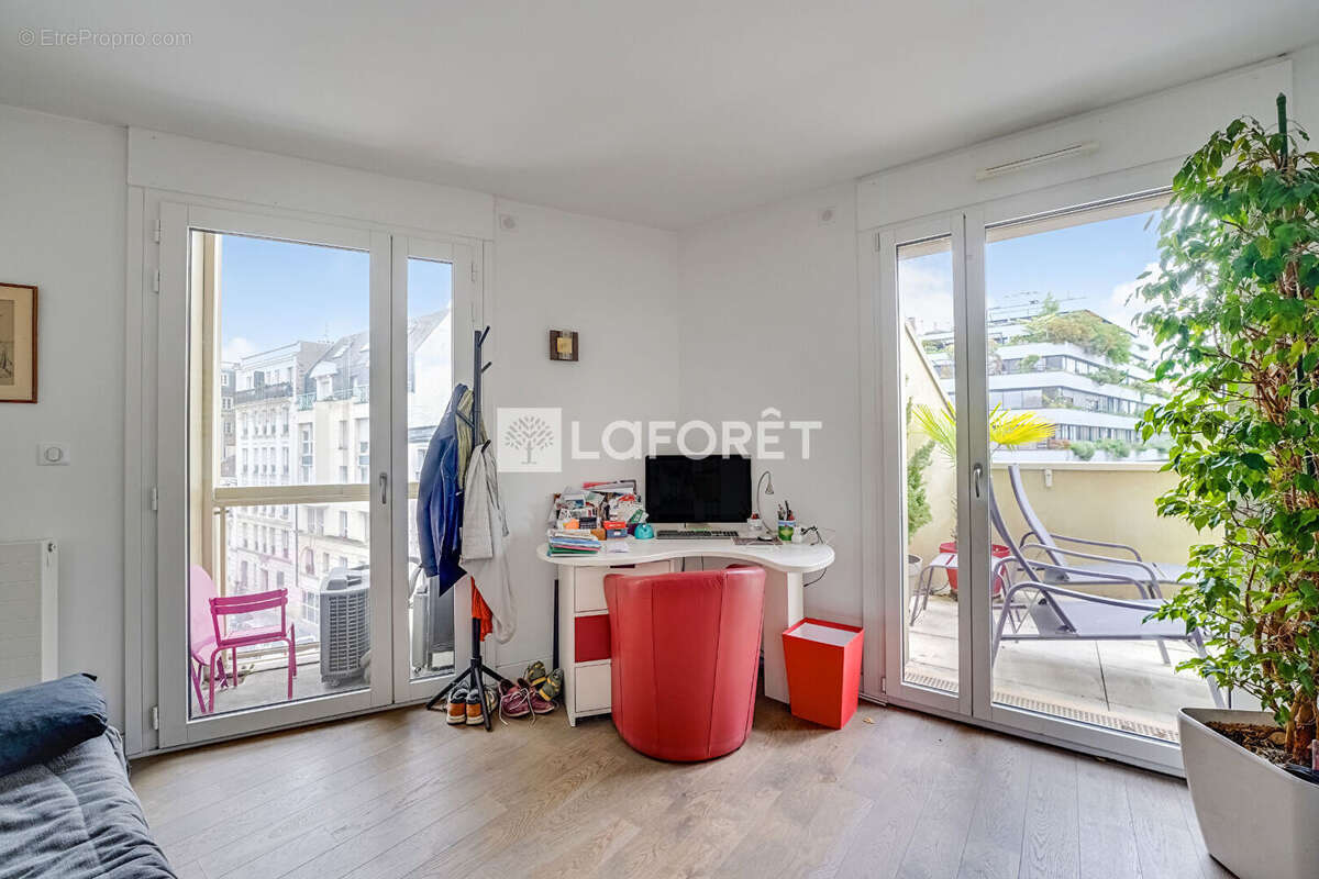 Appartement à PARIS-14E