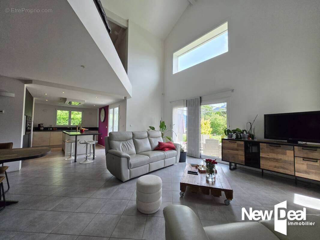 Belle Maison / 200 m² / Vinzier - photo 2