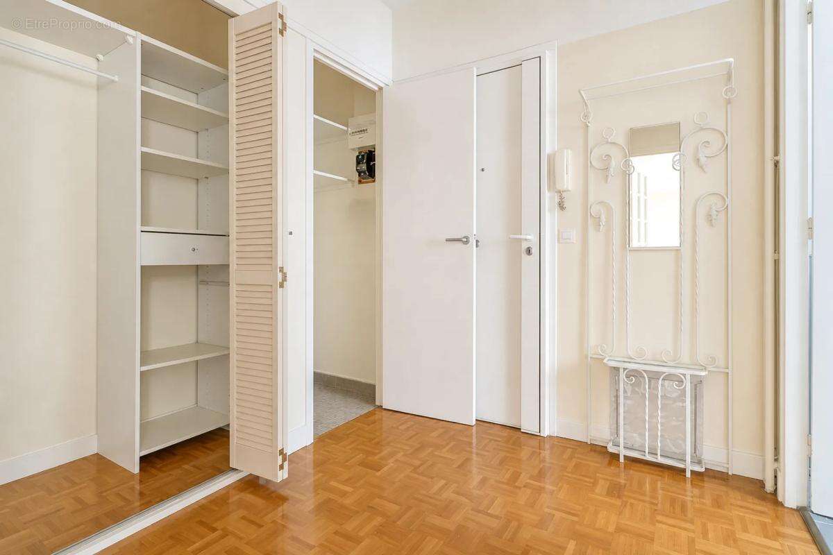 Grand studio lumineux, cave et parking, à Maisons-Laffitte - photo 8