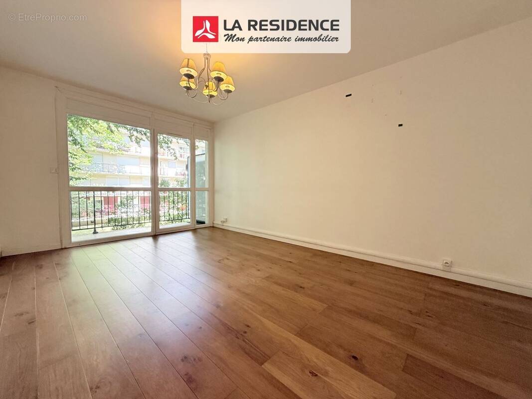 Appartement à VELIZY-VILLACOUBLAY