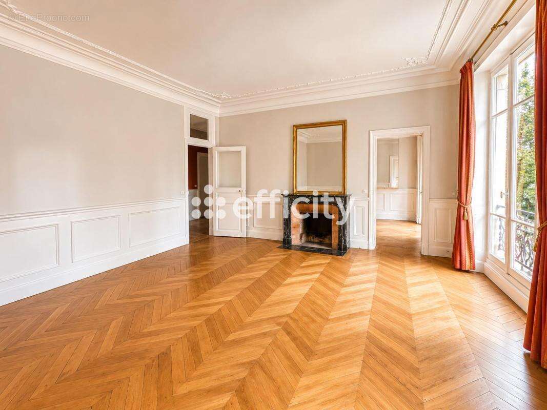 Appartement à VERSAILLES