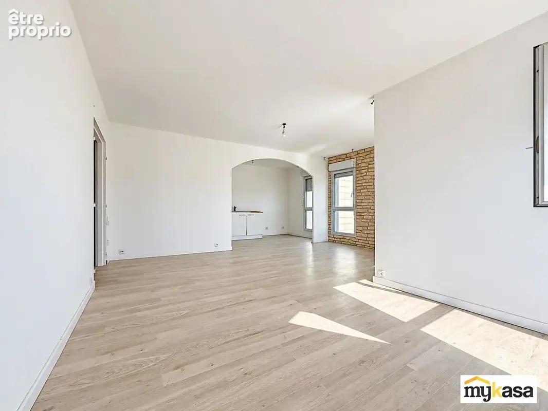 Appartement Port De Bouc 4 pièce(s) 82.71 m2 - photo 2