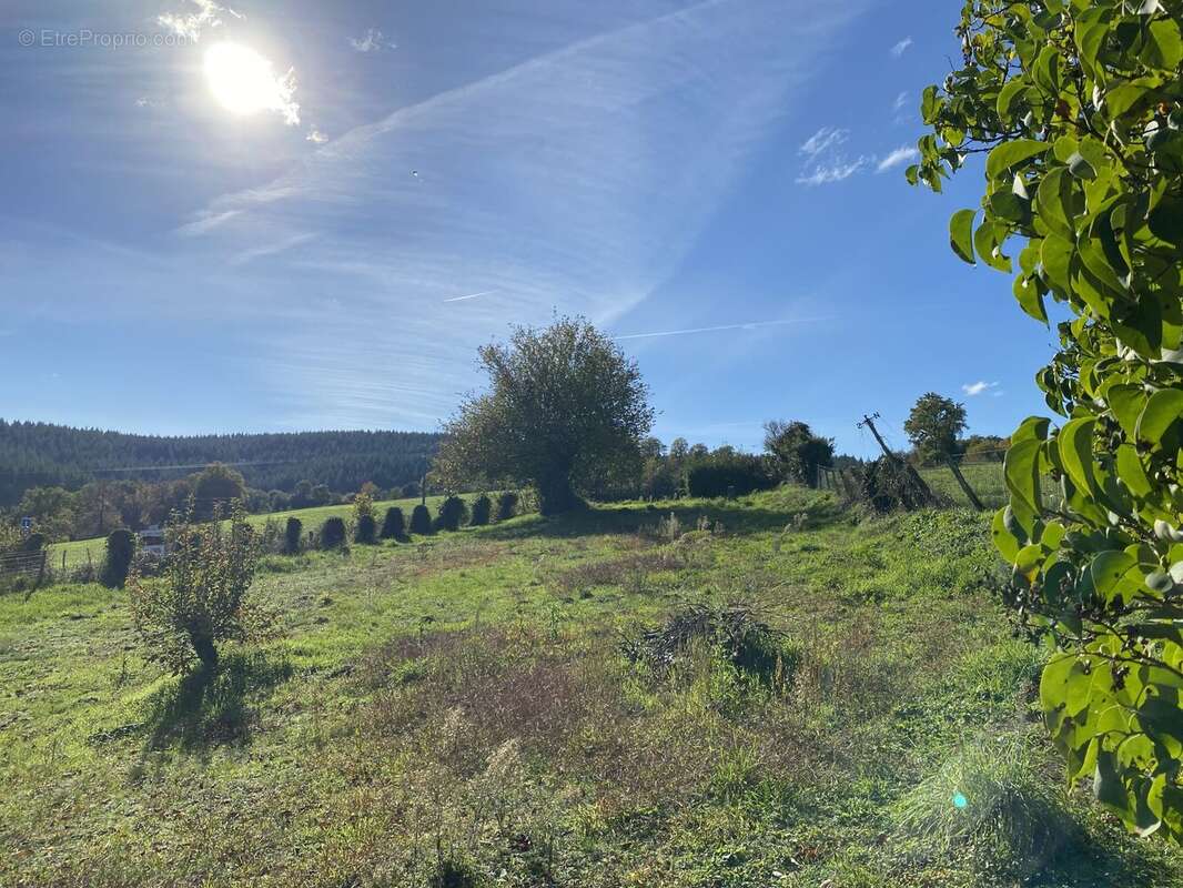 Maison à EYMOUTIERS