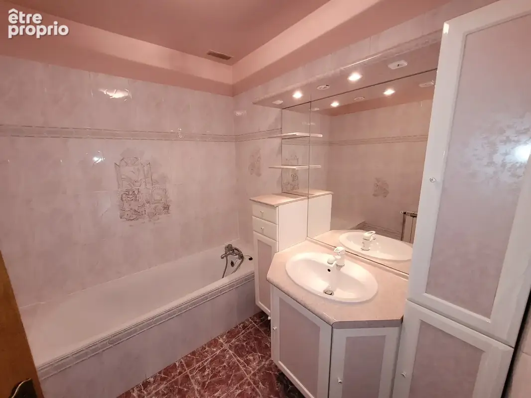 Fleury d'Aude Villa de type VI sur 3 niveaux, SH 145 m2 plus un garage de 15 m2 sur un terrain de 500 m2. - photo 15