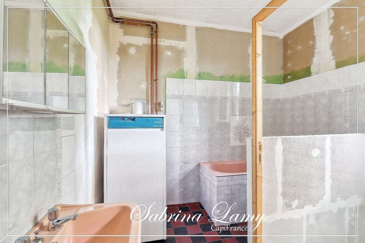  Maison de caractère à rénover – 172 m² habitables, grange et 5 420 m² de terrain - BOURSAULT - photo 7