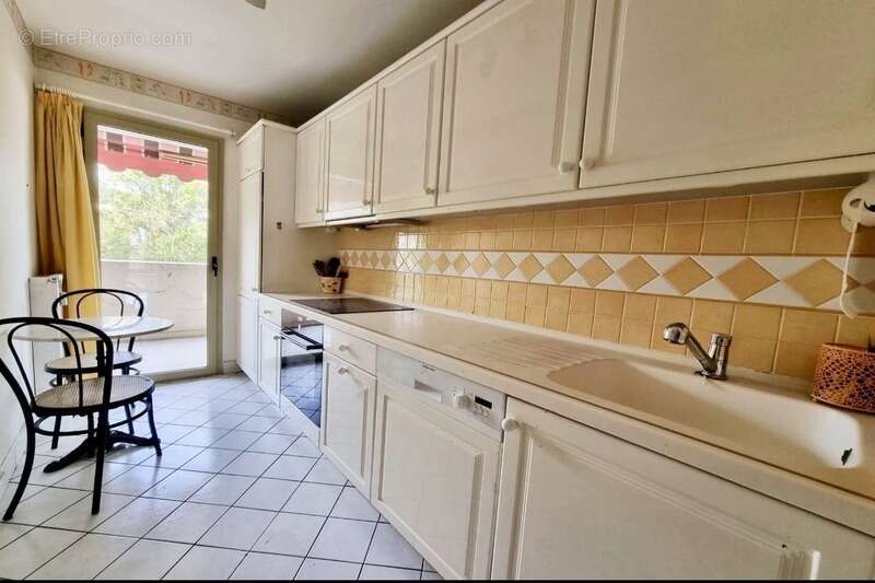 Appartement à VALLAURIS