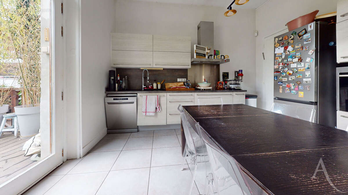EXCLUSIVITE - Villa de charme des années 30 - 168 m²  - Jardin arboré, piscine, terrasses - Calme et élégance - photo 12
