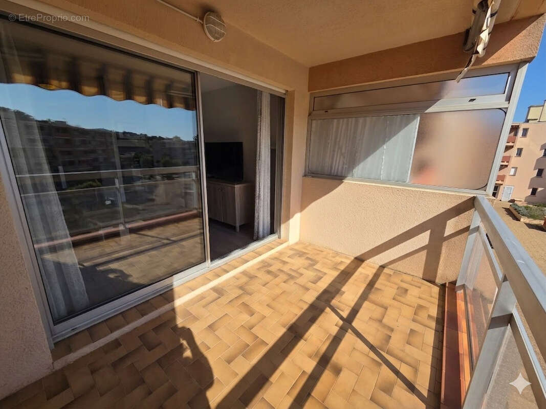 Appartement à BORMES-LES-MIMOSAS