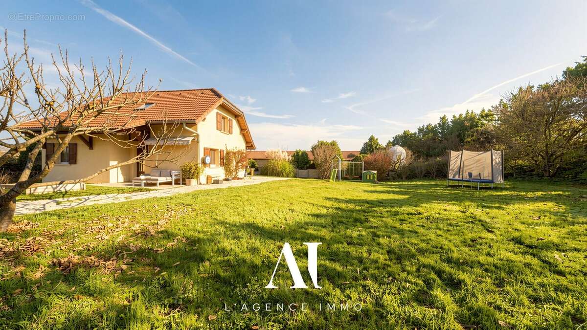 Maison à CHENEX