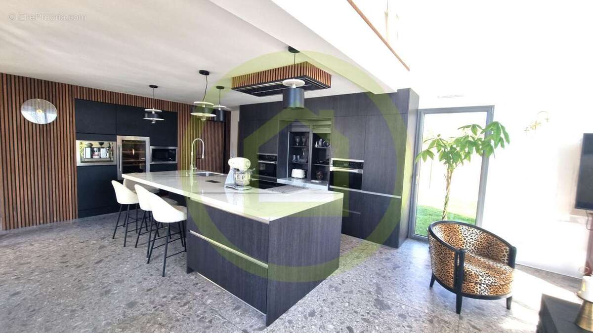Maison 152 m² à Guerande  - photo 3