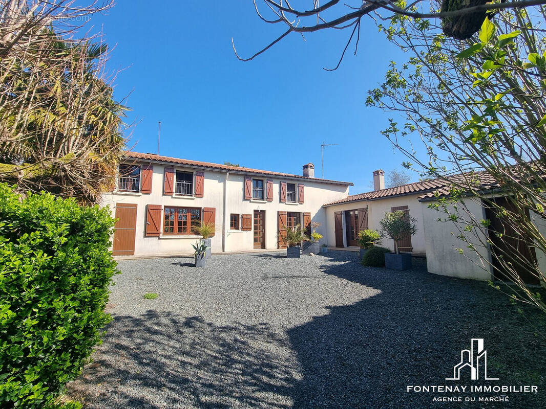 Maison à SAINT-HILAIRE-DE-VOUST