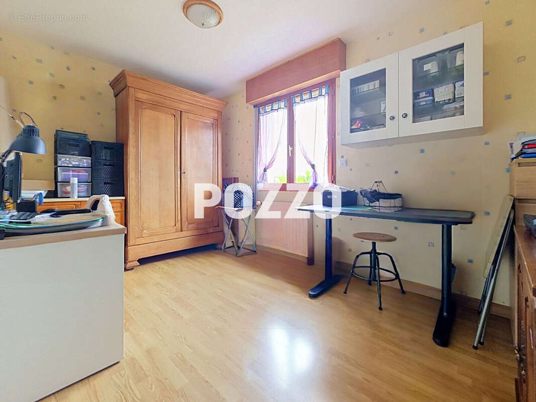 a vendre :Maison  6 chambres à côté de PÉRIERS- à moins de 20 kms de la mer- sous-sol complet - photo 13