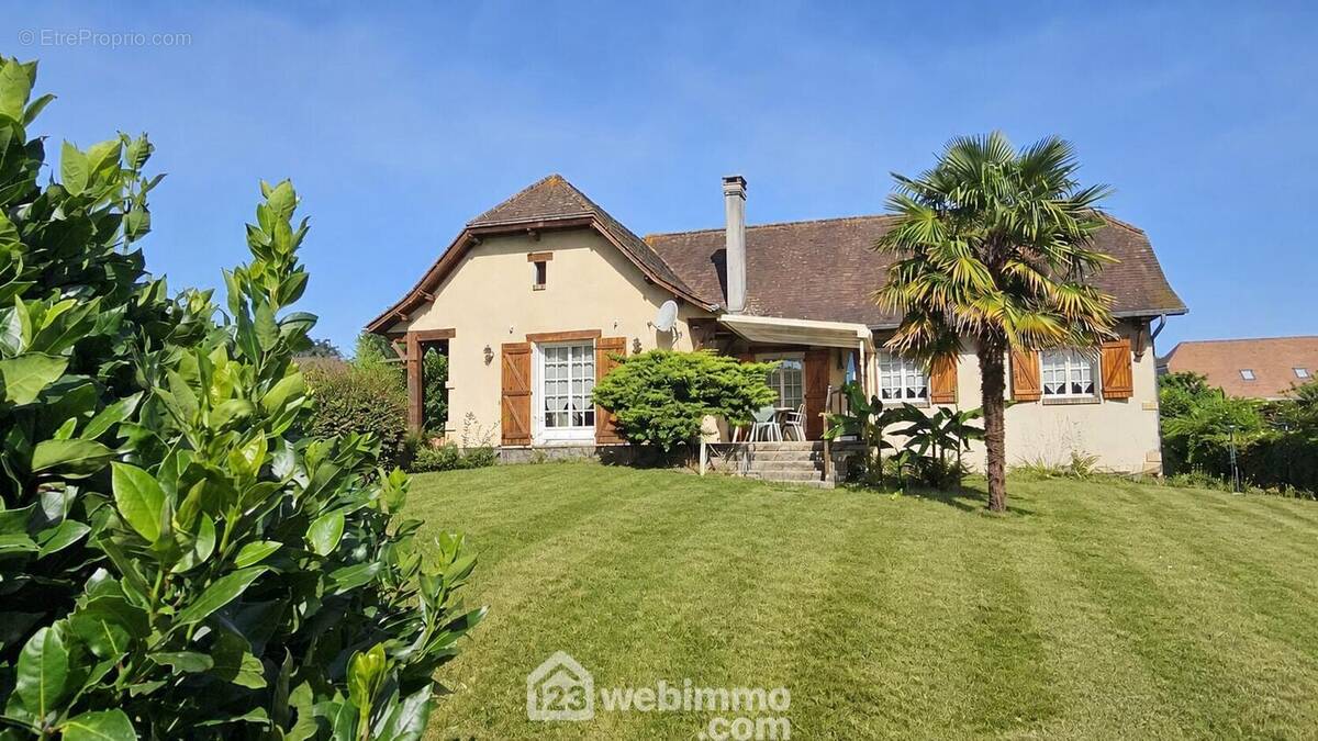Maison à LONS
