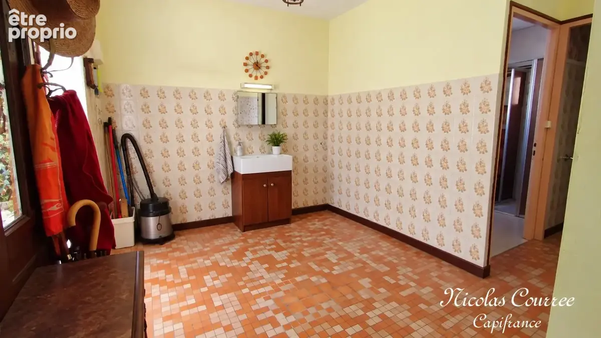 Maison à rénover avec jardin – Beau potentiel – Chauray (79180) - photo 2