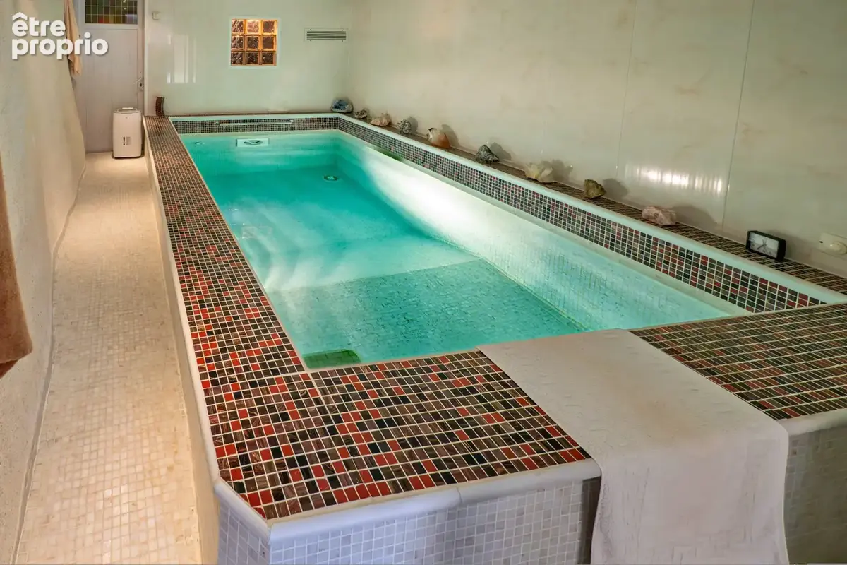Maison 225 m² à Saint-Julien-Du-Verdon  - photo 6
