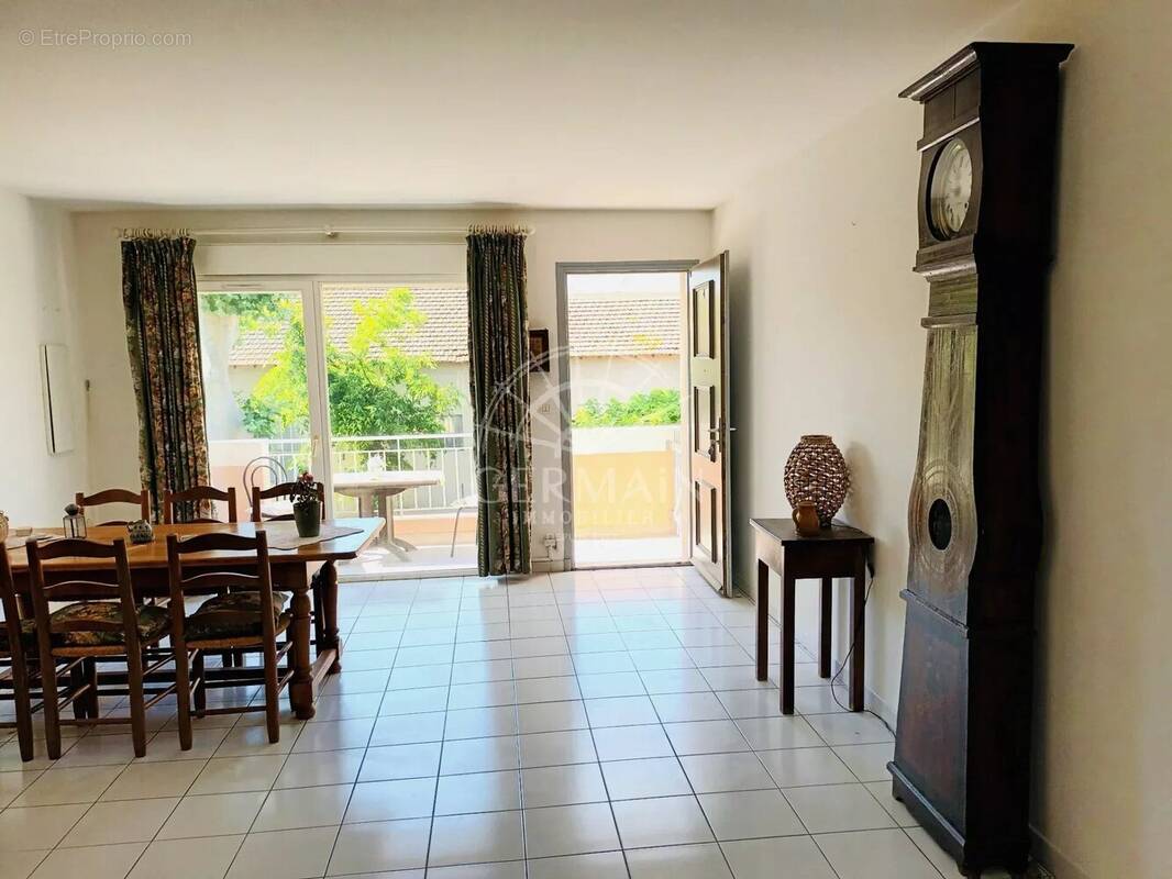 Appartement à L'ISLE-SUR-LA-SORGUE