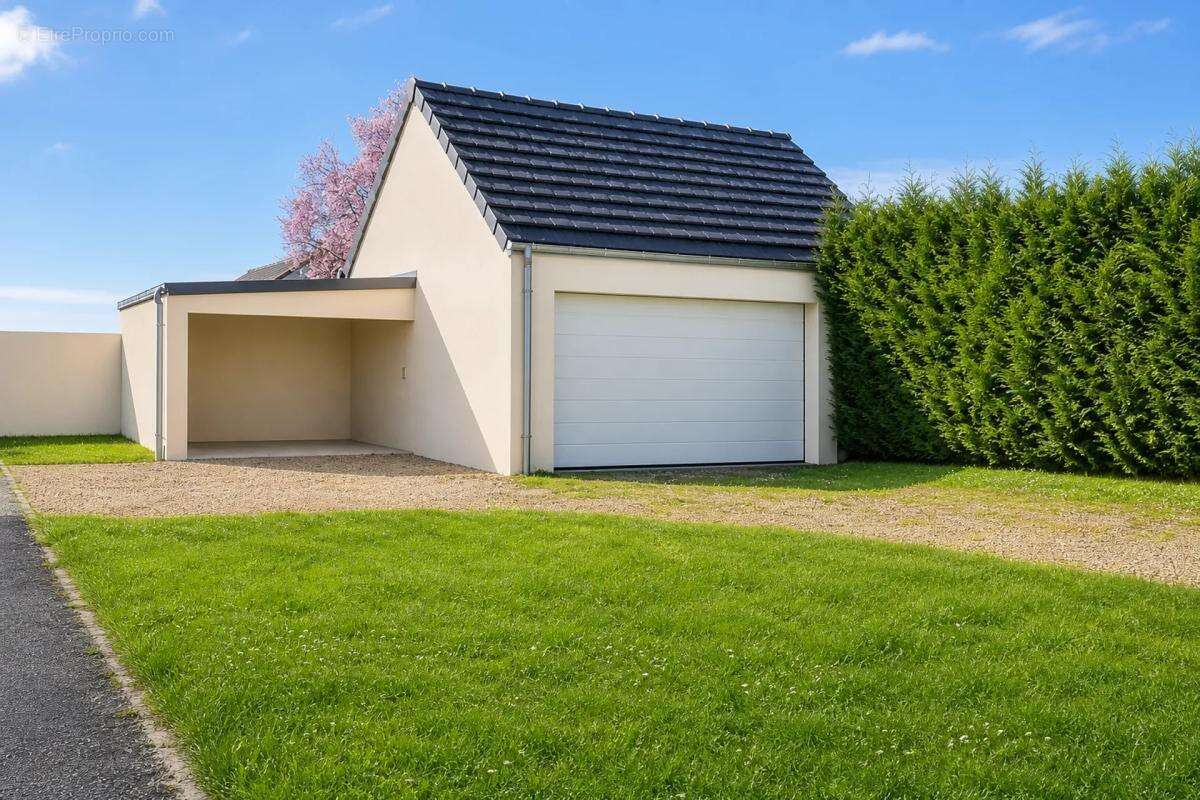 Maison de 232 m² avec jardin à Griselles - photo 10