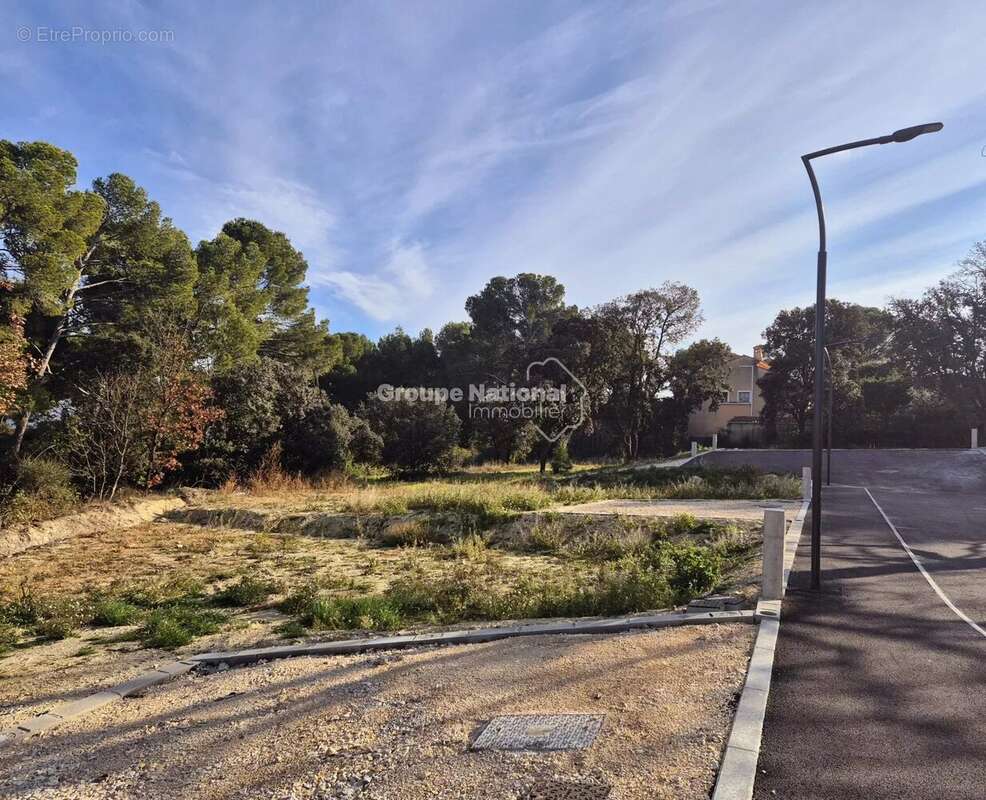Terrain à CHATEAUNEUF-DE-GADAGNE