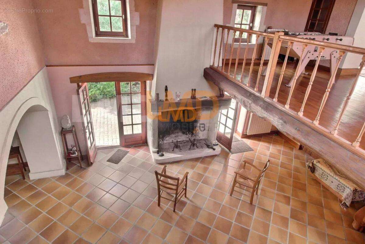 Maison à SAINT-MARTIN-DE-JUILLERS