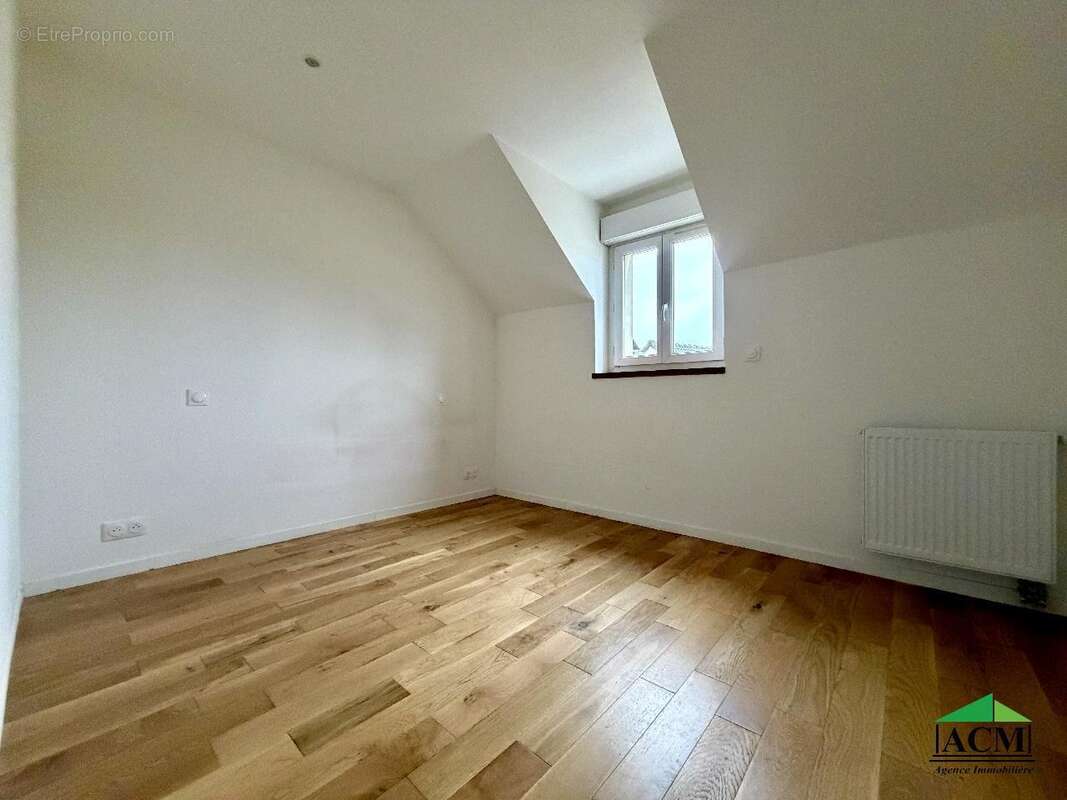 Maison à MERY-SUR-OISE