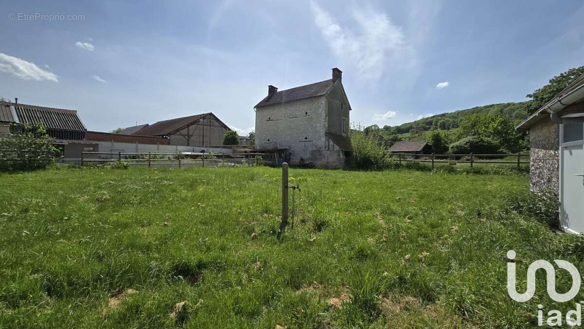 Terrain 721 m² à Saint-Pierre-D'autils  - photo 3