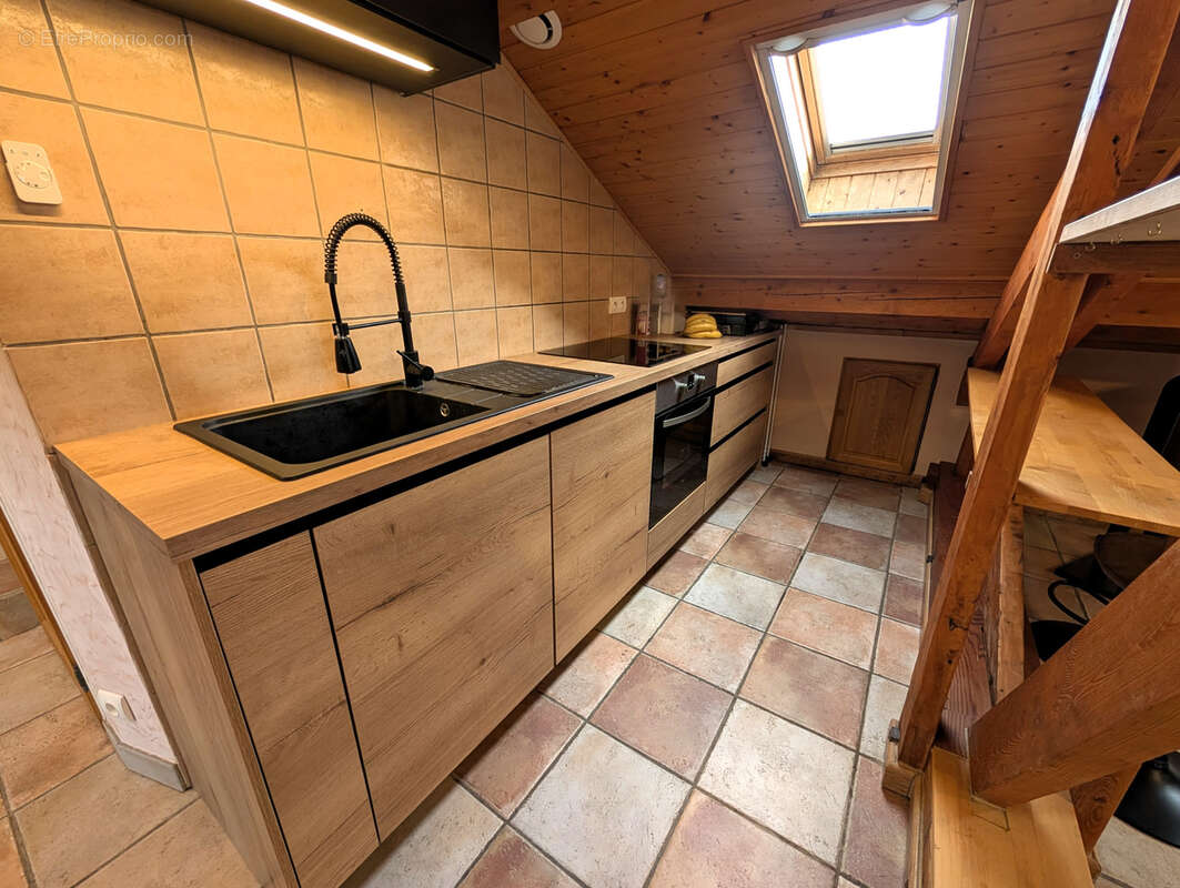 Appartement à PERON