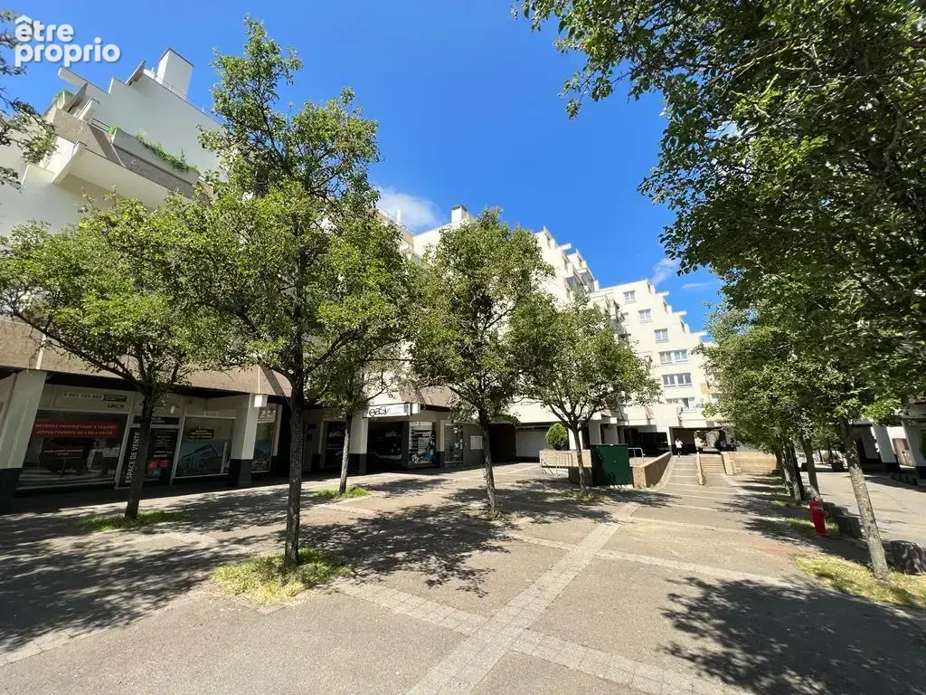 Trappes centre – appartement t2 rénové avec balcon – proche gare - photo 7