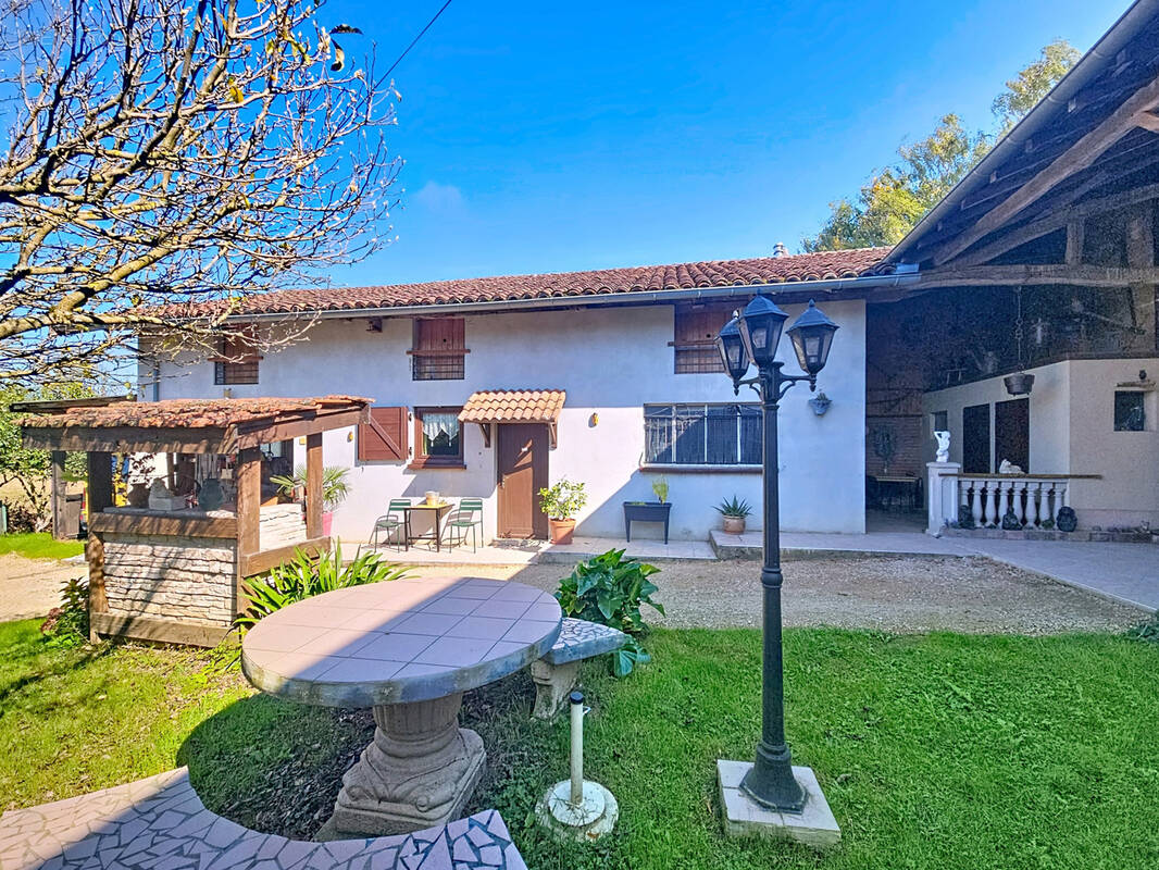 Maison à CURCIAT-DONGALON