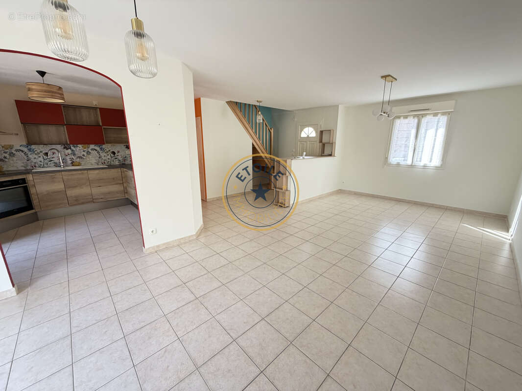 Maison à HUILLE