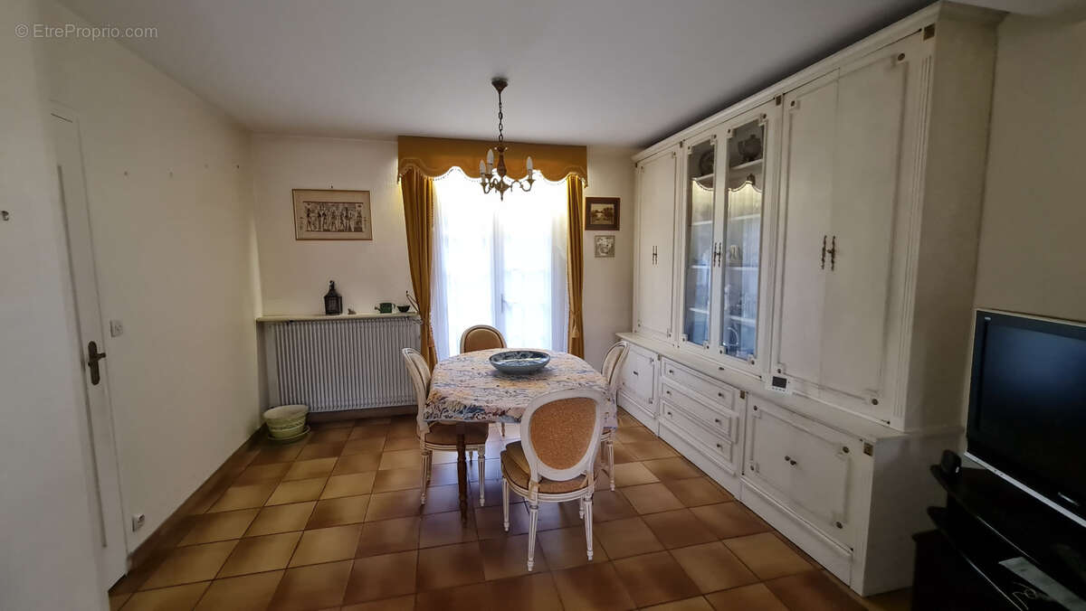 Maison à BURES-SUR-YVETTE