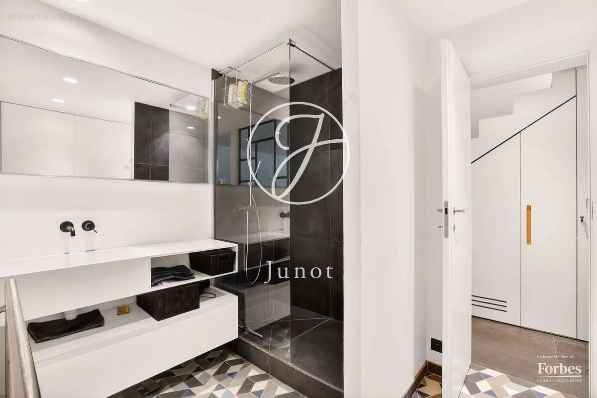 Maison à PARIS-16E