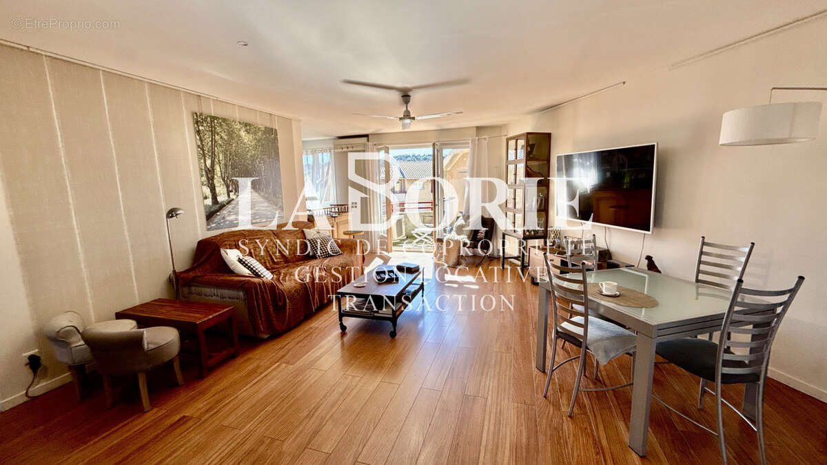 Appartement à VILLENEUVE-LES-AVIGNON