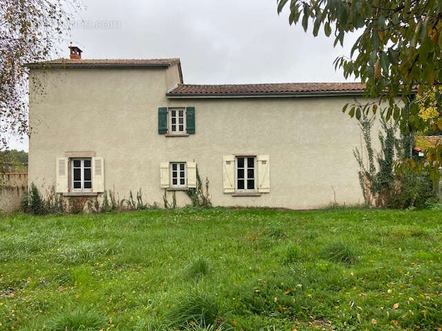 Maison à LUZILLAT