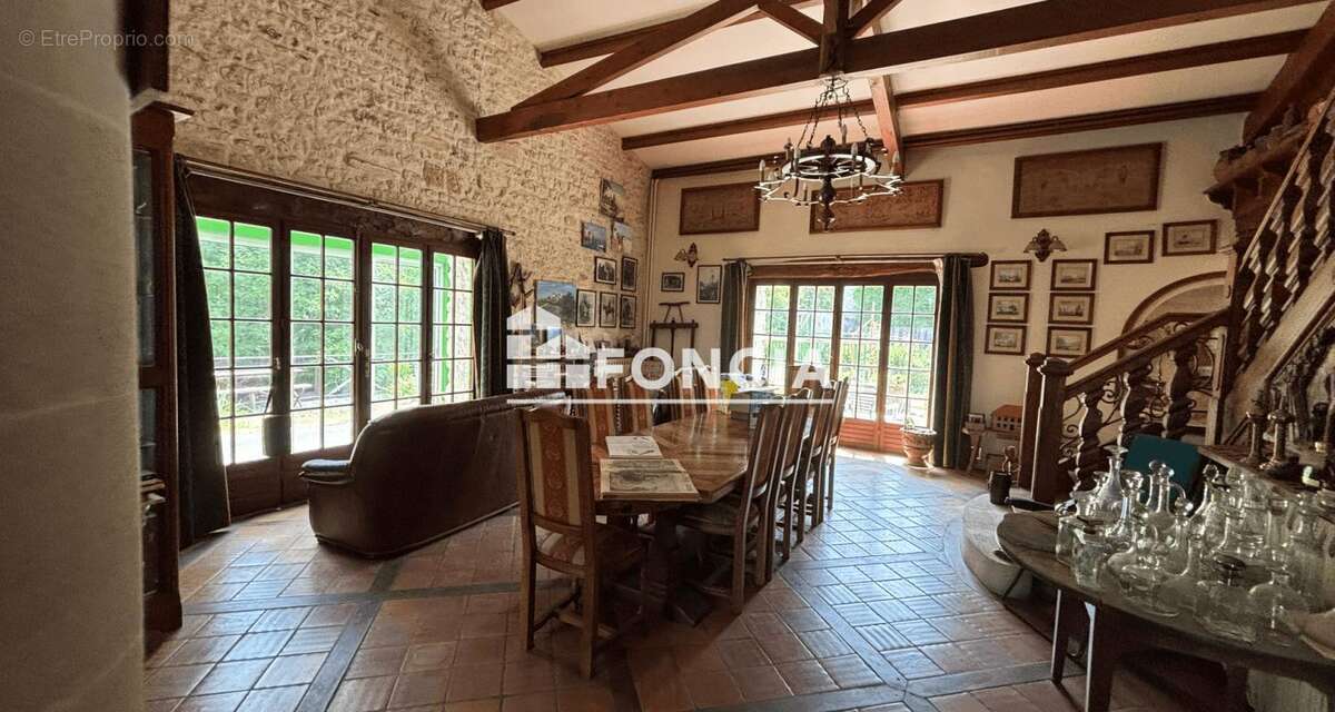 Maison à SAINT-PALAIS-DU-NE