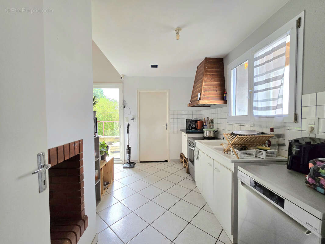 Maison à SAINT-CHRISTOPHE-LA-COUPERIE